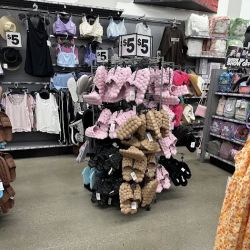 Five Below ico