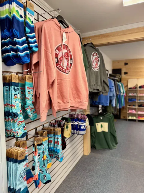 Long Sands General Store and Deli 8