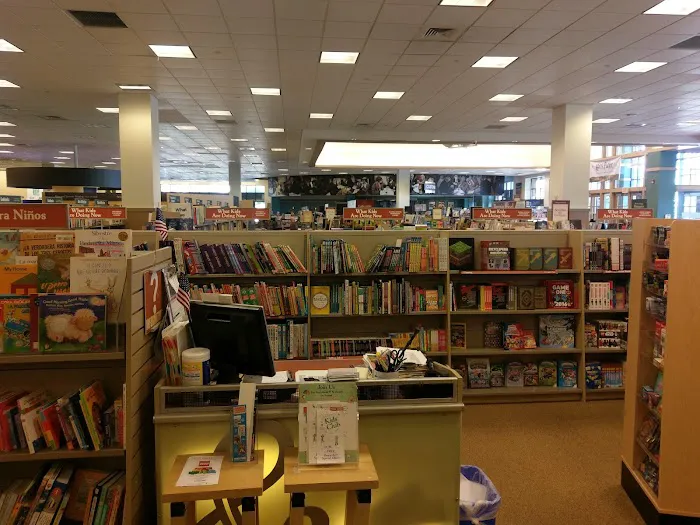 Barnes & Noble 7