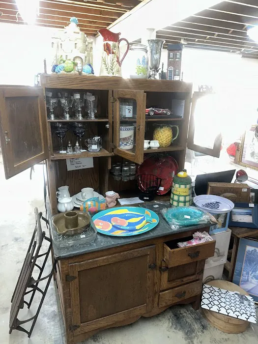 THRIFTIQUE MARKETPLACE 6