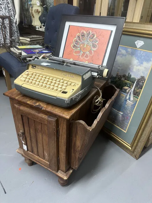 THRIFTIQUE MARKETPLACE 7
