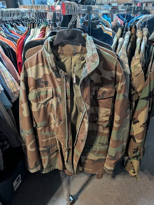 Kim K's Thrift Store 0