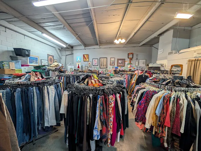 Kim K's Thrift Store 4