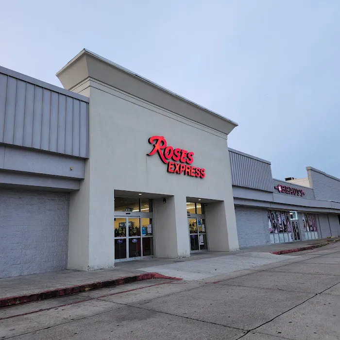 Roses Discount Store 0