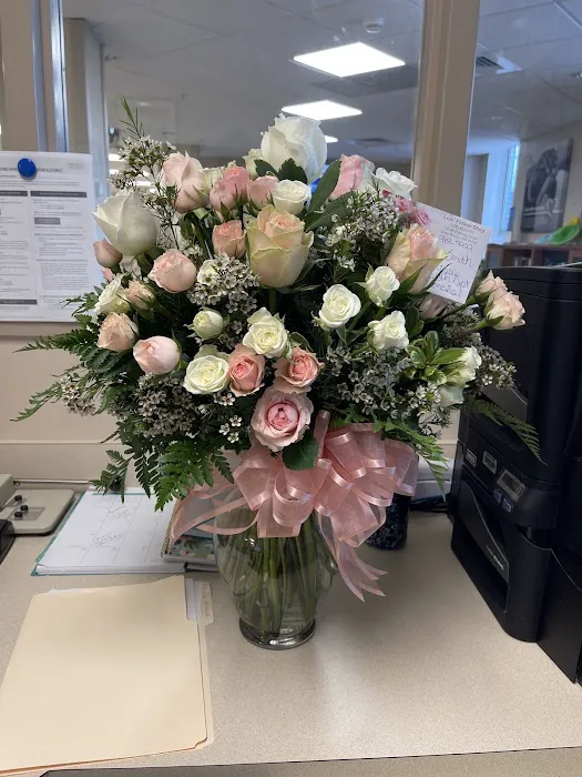 Lois' Flower Shop 1