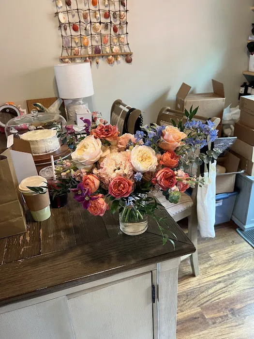 Lulu's Lei and Bouquets 4