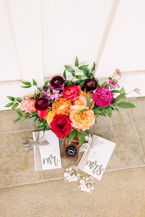 Lulu's Lei and Bouquets 1