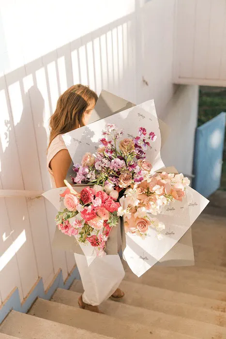 Lulu's Lei and Bouquets 5