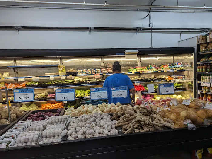 Tamura's Market Hau'ula 3