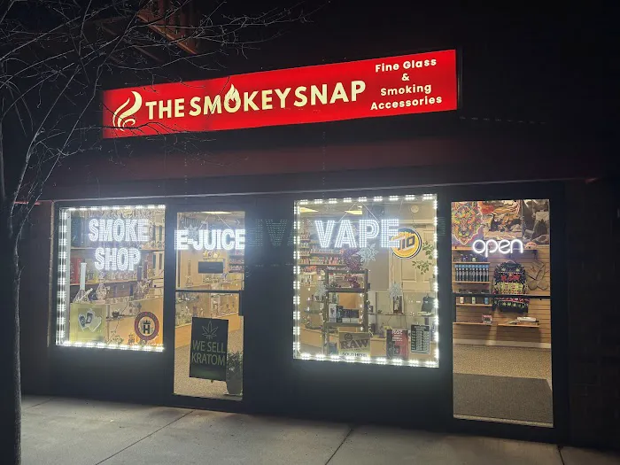 The Smokey Snap Fine Glass & Smoking Accessories 6