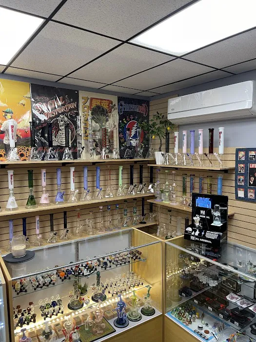 The Smokey Snap Fine Glass & Smoking Accessories 2
