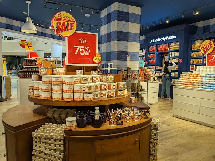 Bath & Body Works 2