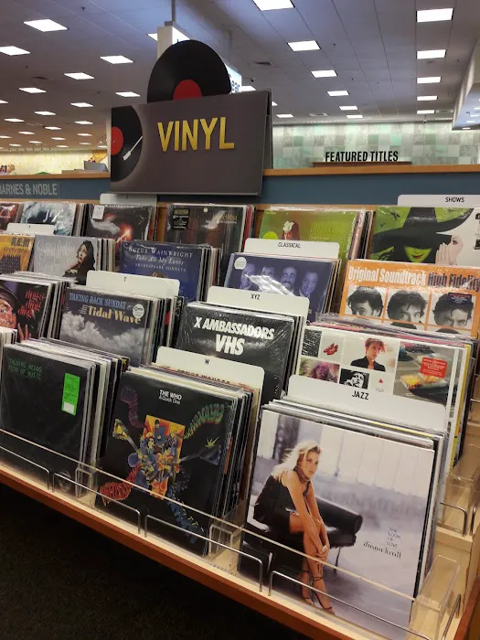 Barnes & Noble 7