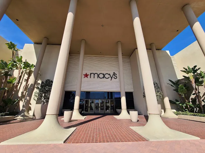 Macy's 0