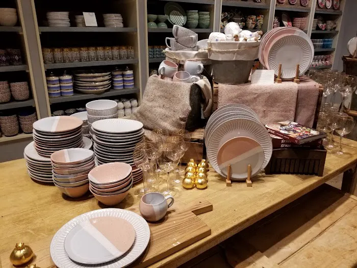 Anthropologie 8