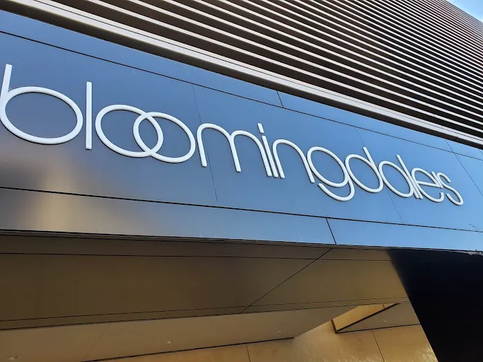 Bloomingdale's 8