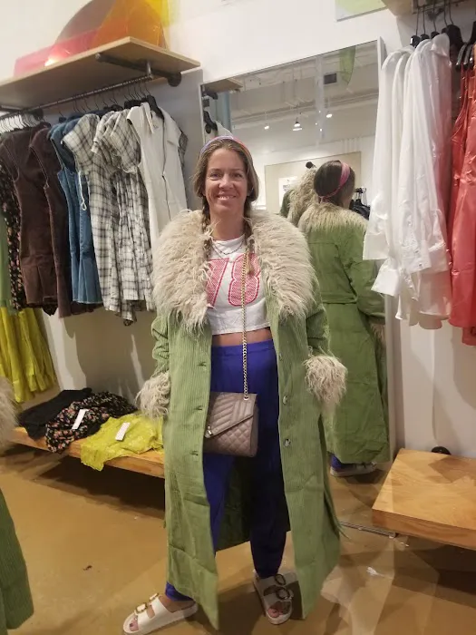 Urban Outfitters 0