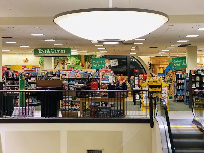Barnes & Noble 6