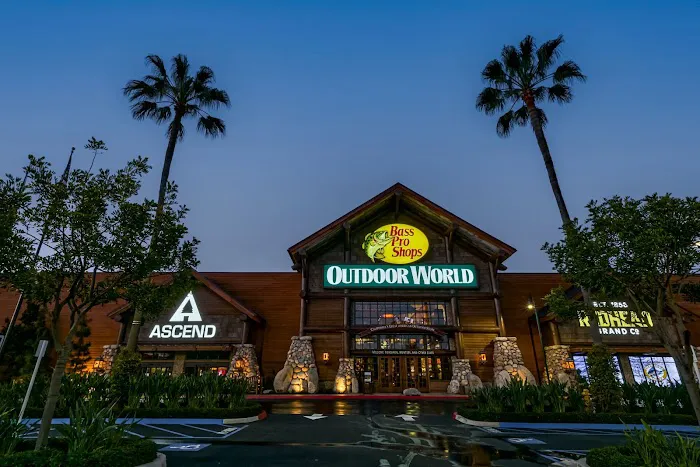 Bass Pro Shops 0