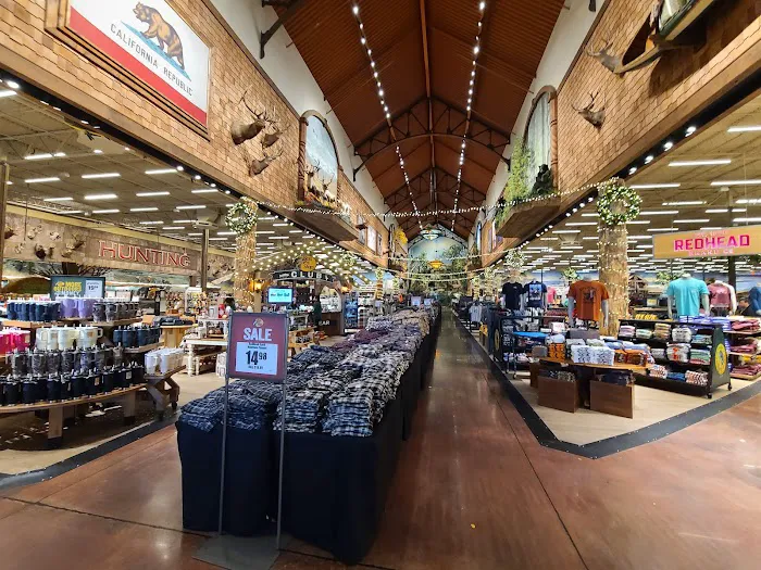 Bass Pro Shops 1