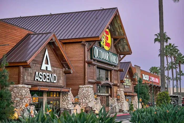 Bass Pro Shops 6