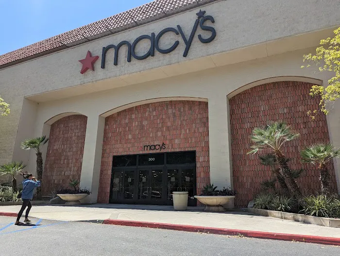 Macy's 0