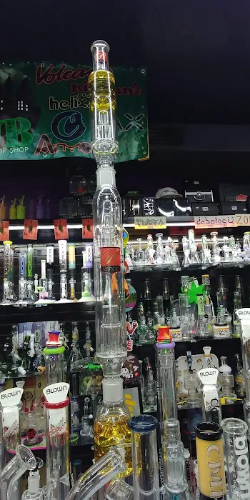 The Hub Smoke Shop & Gifts 3