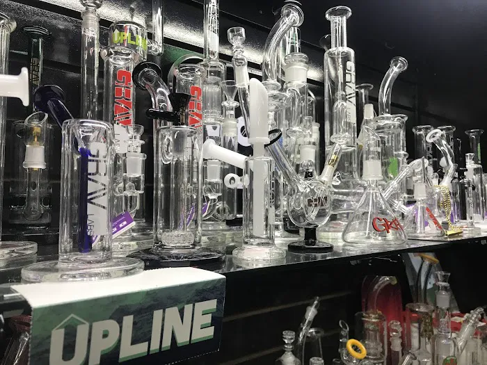 The Hub Smoke Shop & Gifts 9