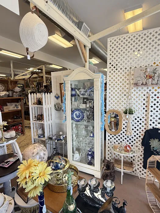 The Parkville Antique Mall 6