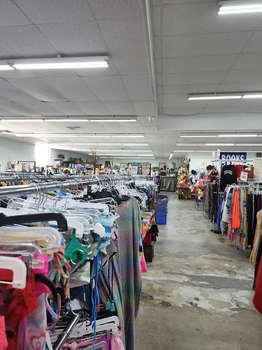 MAJ-R Thrift & Discount 8