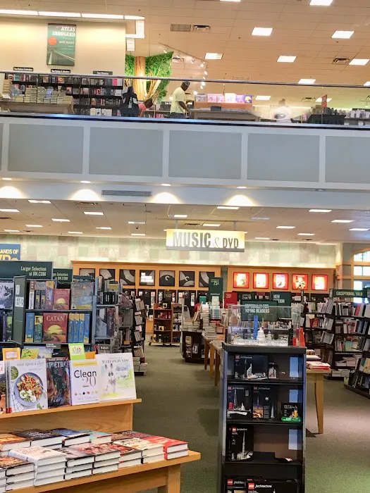 Barnes & Noble 5