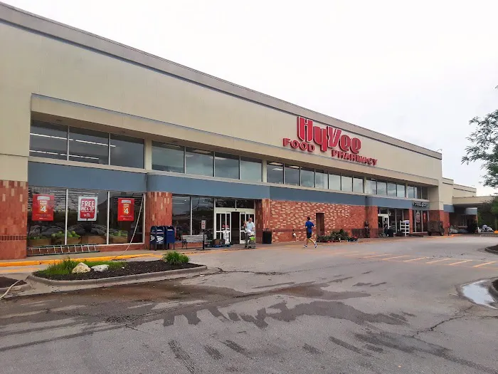 Hy-Vee Grocery Store 0