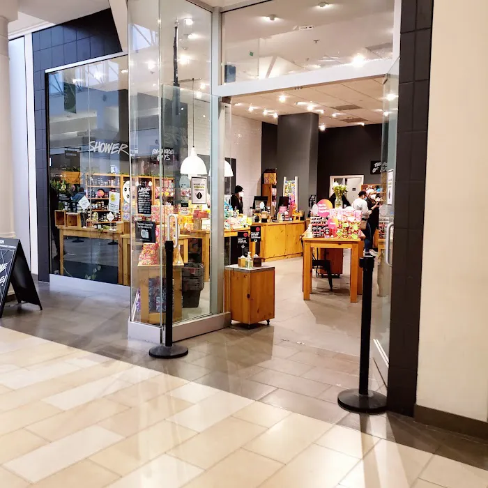Lush Cosmetics Christiana Mall 1