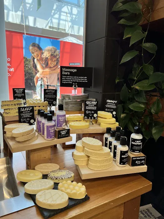 Lush Cosmetics Christiana Mall 0