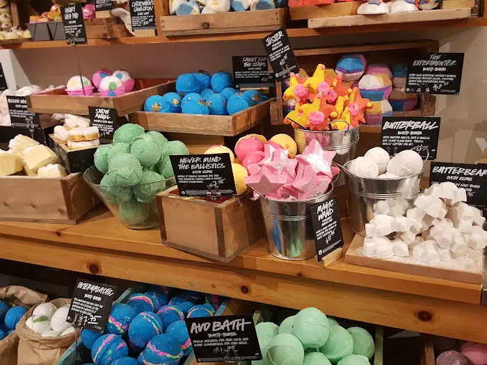 Lush Cosmetics Christiana Mall 8