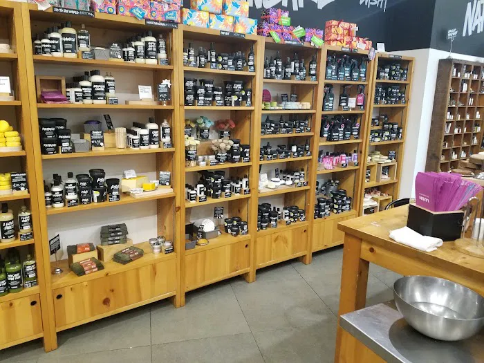 Lush Cosmetics Christiana Mall 5