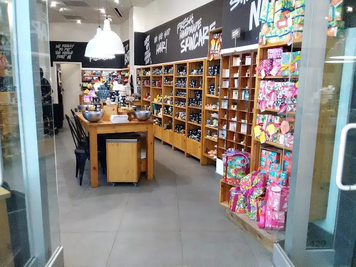 Lush Cosmetics Christiana Mall 2