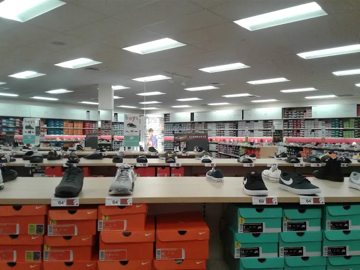 Marshalls & HomeGoods 8