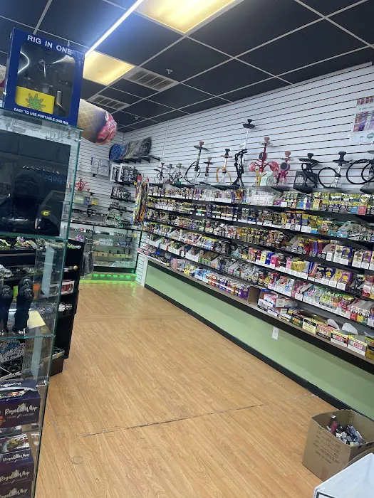 PARADISE TOBACCO & VAPE 3