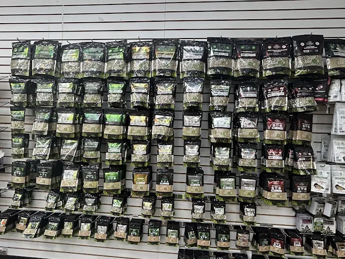 PARADISE TOBACCO & VAPE 8