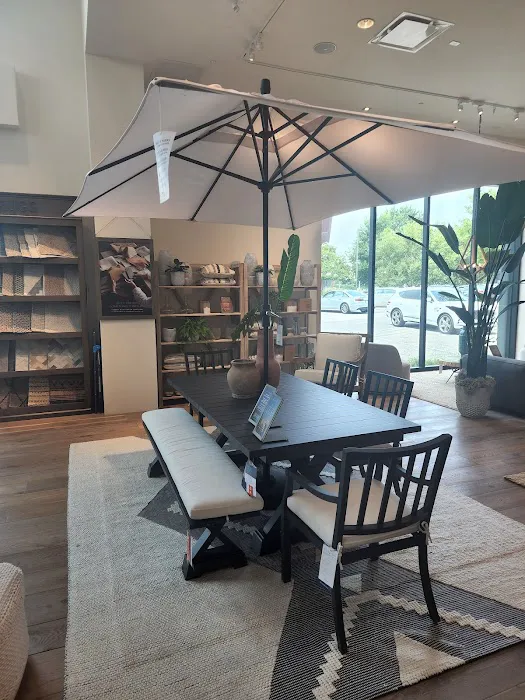 Arhaus 8