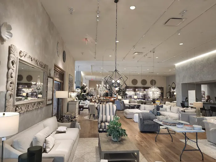 Arhaus 6