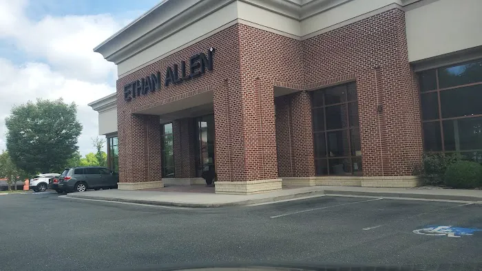 Ethan Allen 0