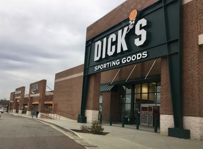 DICK'S Sporting Goods 9