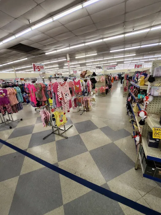 Roses Discount Store 3