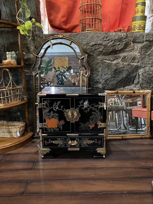 Boho To Go Vintage Shop 6