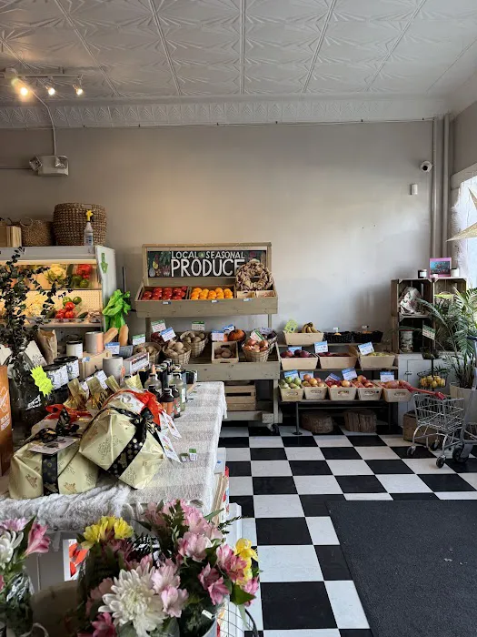 Little House Green Grocery 8