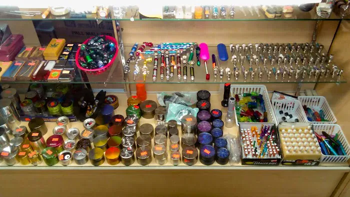 SMOKE SHOP 5