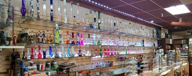 SMOKE SHOP 9