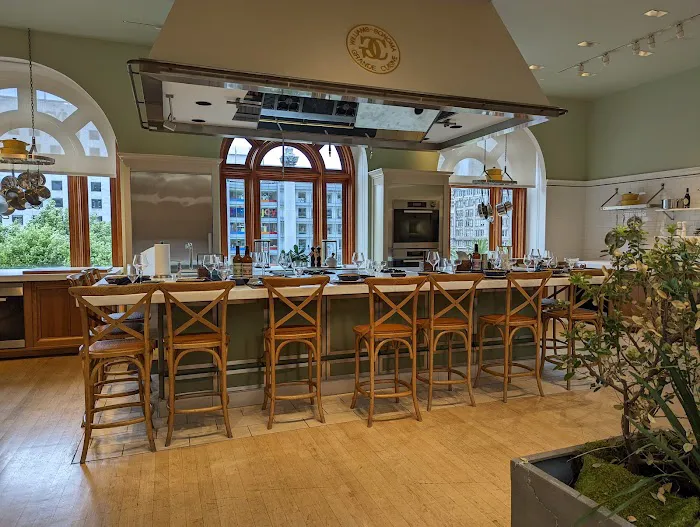 Williams-Sonoma 7